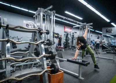 gym members working out at the gym in morton grove steel fitness